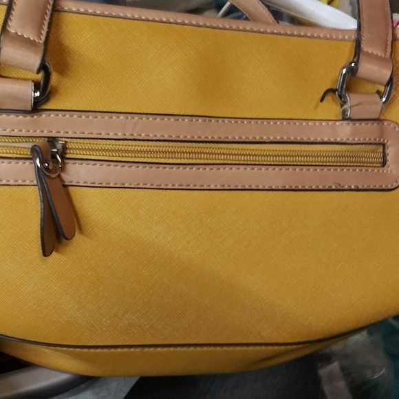 Purses - Picture 5 of 9